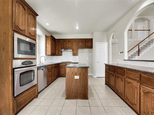 204  Autumnwood Drive , Mansfield Texas 76063