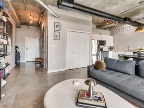 1001  Belleview Street  602, Dallas Texas 75215