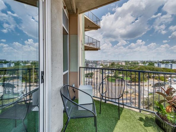 1001  Belleview Street  602, Dallas Texas 75215