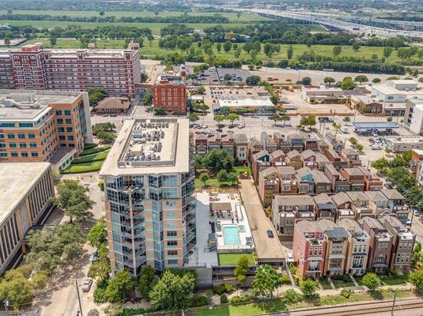 1001  Belleview Street  602, Dallas Texas 75215