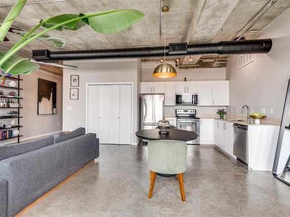 1001  Belleview Street  602, Dallas Texas 75215