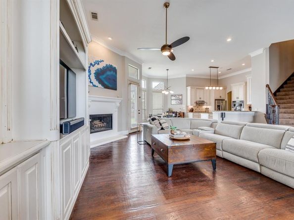 3336  University Park Lane , Irving Texas 75062