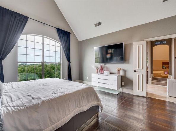 3336  University Park Lane , Irving Texas 75062