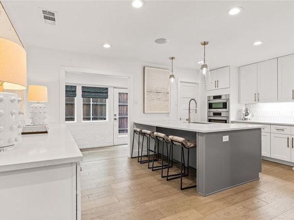 4527  Elsby Avenue , Dallas Texas 75209