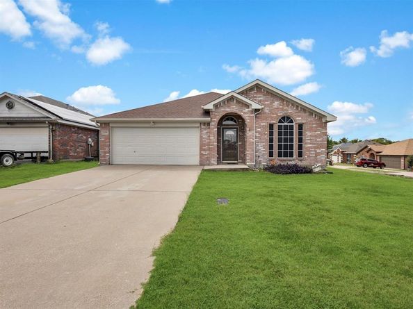3000  Prairie Hill Lane , Arlington Texas 76010