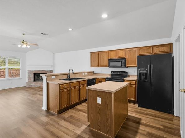 3000  Prairie Hill Lane , Arlington Texas 76010