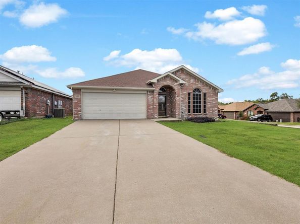 3000  Prairie Hill Lane , Arlington Texas 76010