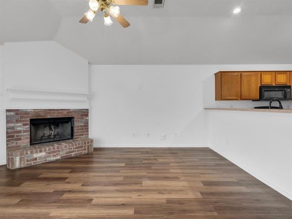 3000  Prairie Hill Lane , Arlington Texas 76010