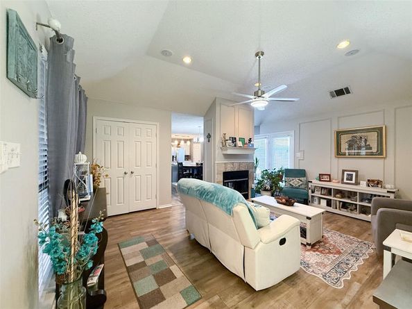 6507  Country Creek Drive , Arlington Texas 76001