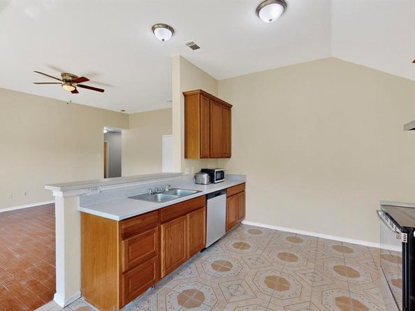 4653  Saint Francis Avenue , Dallas Texas 75227
