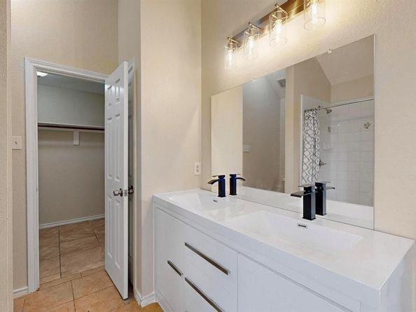 4653  Saint Francis Avenue , Dallas Texas 75227