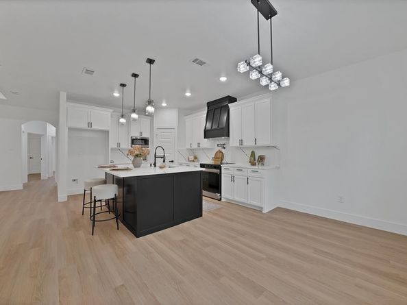 805  Tierney Road , Fort Worth Texas 76112