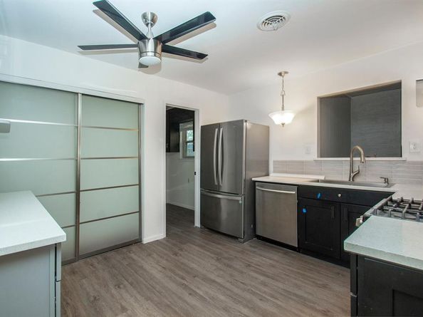 2706 S 5Th Street , Garland Texas 75041
