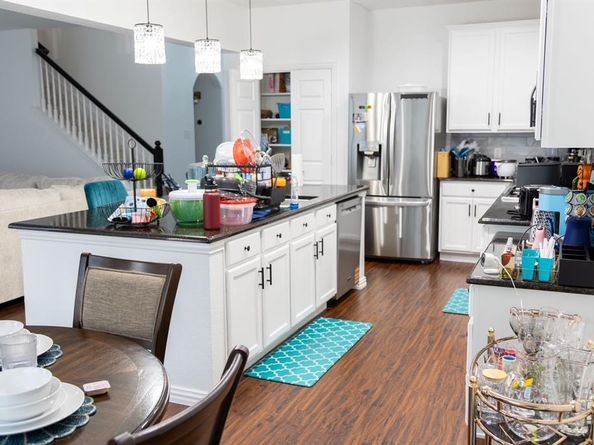 737  Honeysuckle  , DeSoto Texas 75115