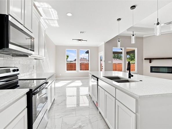 1606  Avenue C  , Grand Prairie Texas 75051