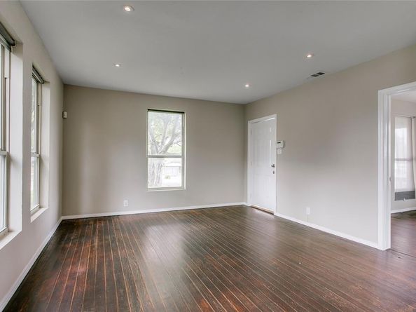 818 E Woodin Boulevard , Dallas Texas 75216