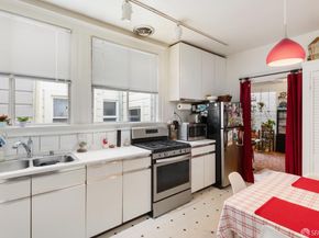 1338 Larkin Street, San Francisco CA 94109