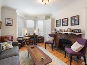 1338 Larkin Street, San Francisco CA 94109