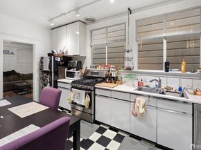 1338 Larkin Street, San Francisco CA 94109