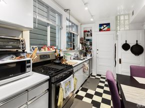 1338 Larkin Street, San Francisco CA 94109