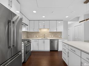 570 Innes Avenue 302, San Francisco CA 94124
