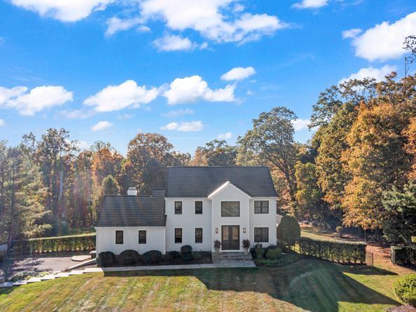 40 Great Ring Road, Newtown CT 06482