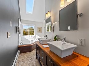 40 Great Ring Road, Newtown CT 06482