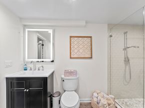 40 Great Ring Road, Newtown CT 06482