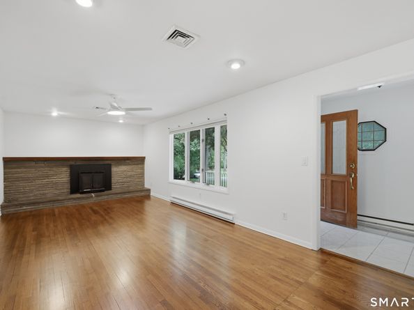 207 Barncroft Road, Stamford CT 06902