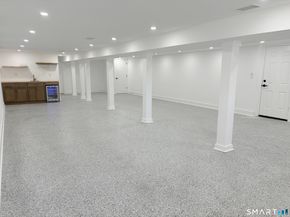 33 Manor Drive, Trumbull CT 06611
