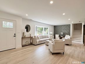 33 Manor Drive, Trumbull CT 06611