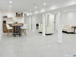 33 Manor Drive, Trumbull CT 06611