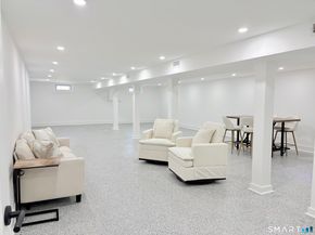 33 Manor Drive, Trumbull CT 06611