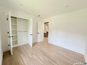 33 Manor Drive, Trumbull CT 06611