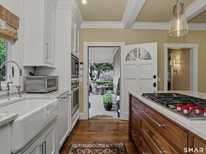 36 Catoonah Street 18, Ridgefield CT 06877