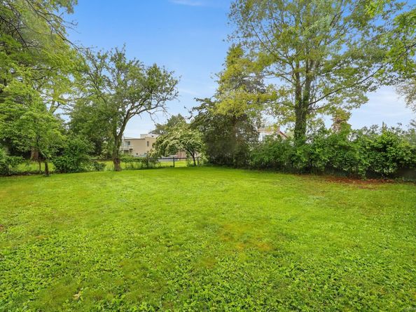 30 Shore Road, Stratford CT 06615