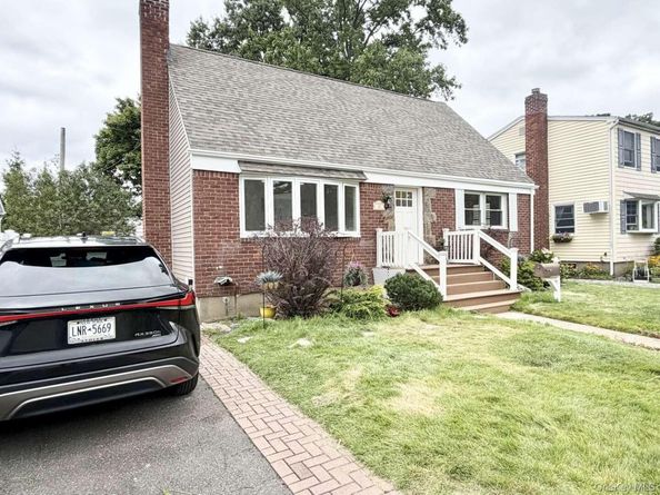 20 Iris Avenue, Merrick NY 11566