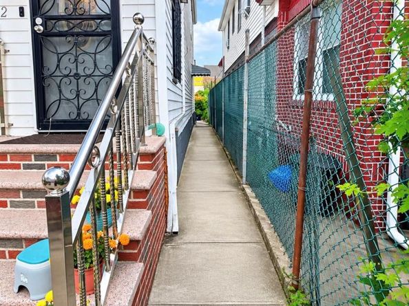 188-42 Woodhull Avenue, Hollis NY 11423