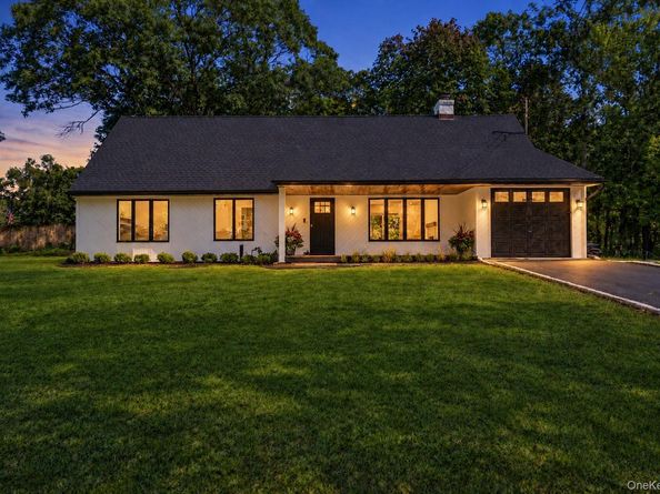 7 Berkshire Court, Huntington Station NY 11746