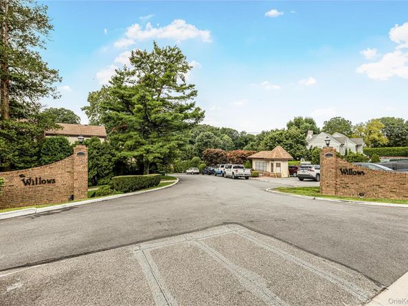 11 Jackson Avenue 27, Scarsdale NY 10583