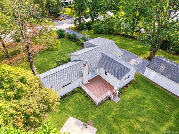 4 Oak Lane, Coram NY 11727