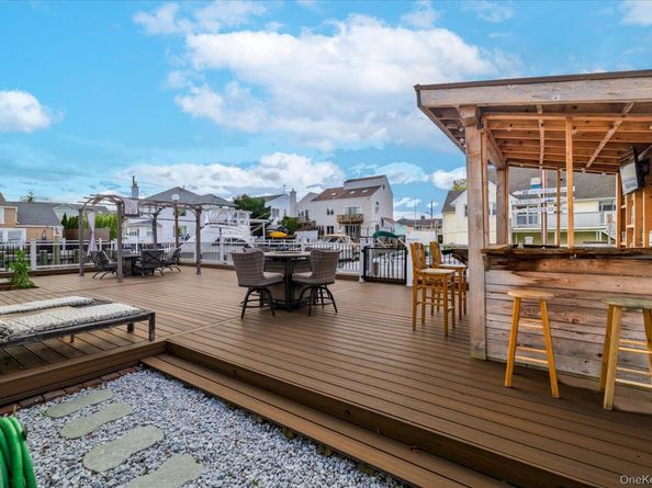 11 W 2nd Street, Freeport NY 11520