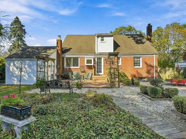 4 Cedar Hill Drive, East Northport NY 11731