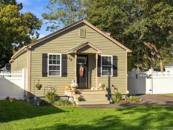 19 Lacrosse Road, Mastic Beach NY 11951