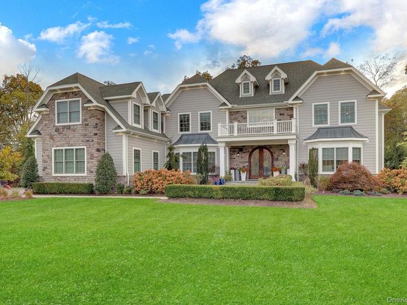8 Enclave Court, Dix Hills NY 11746