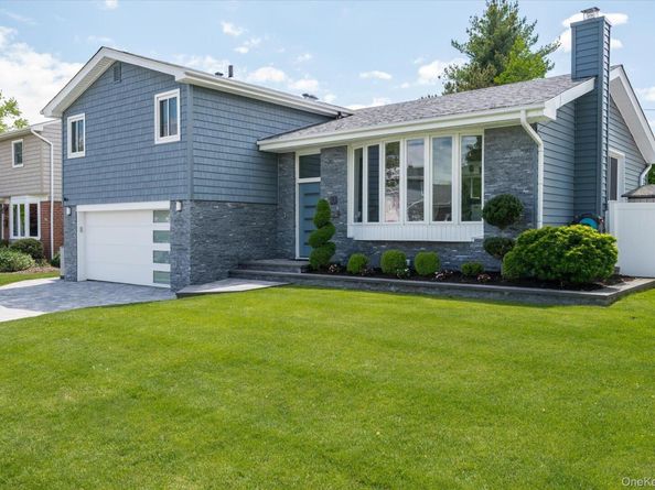 10 Jeremy Avenue, Plainview NY 11803