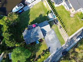 24 Biltmore Avenue Extension, Oakdale NY 11769