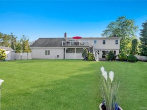 24 Biltmore Avenue Extension, Oakdale NY 11769