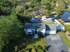 24 Biltmore Avenue Extension, Oakdale NY 11769