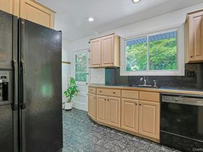 24 Virginia Lane, Thornwood NY 10594